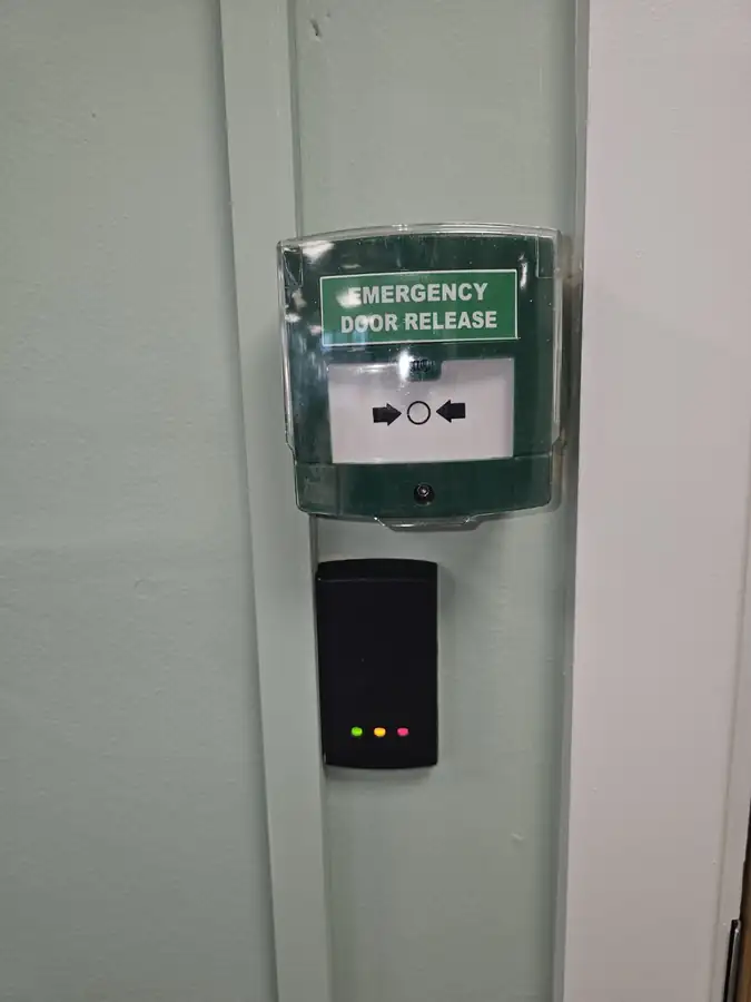 Access-control reader and emergency door-release equipment